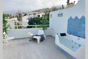 Jacuzzi Suite, Pakito